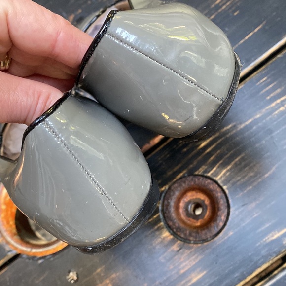 Prada Calzature Donna Flats in Gray & Black - Picture 6 of 15